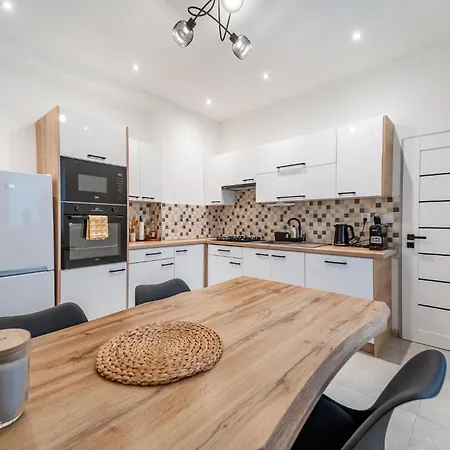 Rezidence Mahenova 1 *